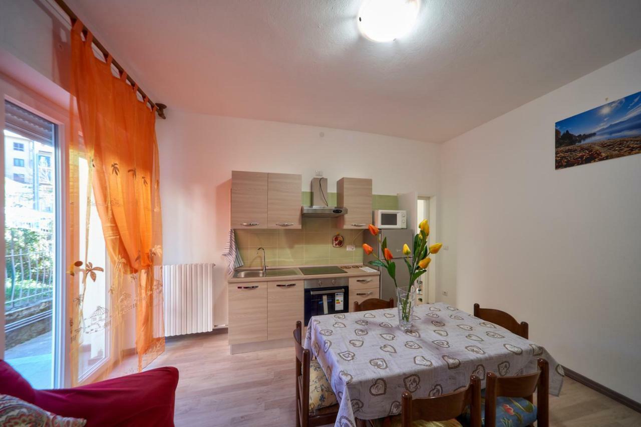 Apartamento Casa Della Nonna Abbadia Lariana Exterior foto